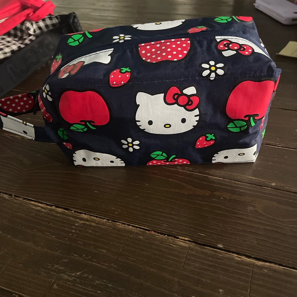 Baggu Hello Kitty Dopp kit - Picture 2 of 5